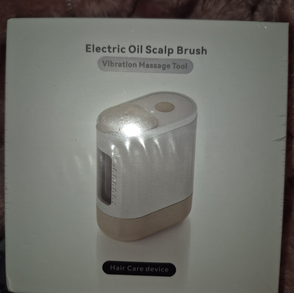 Electric Oil Scalp Brush - White and Tan